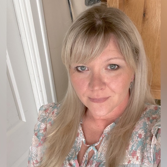 Meet your Posher, Felicia - Picture 1 of 1